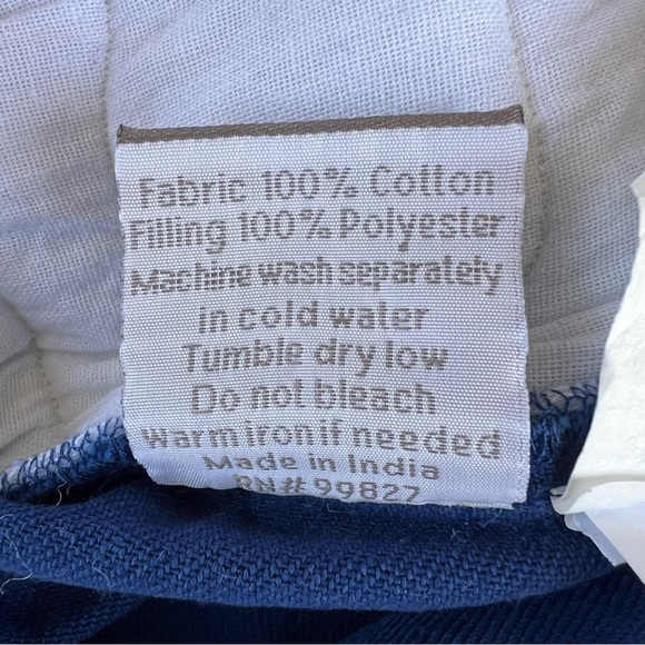 Annie Selke Pinecone Hill Pebbles Blue White Quilted Pillow Cover 22x22 GUC - Picture 8 of 10